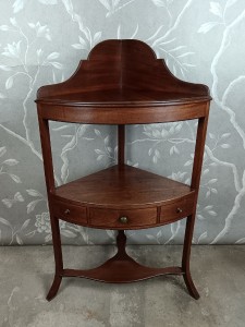 Georgian Mahogany Corner Washstand (1).jpg